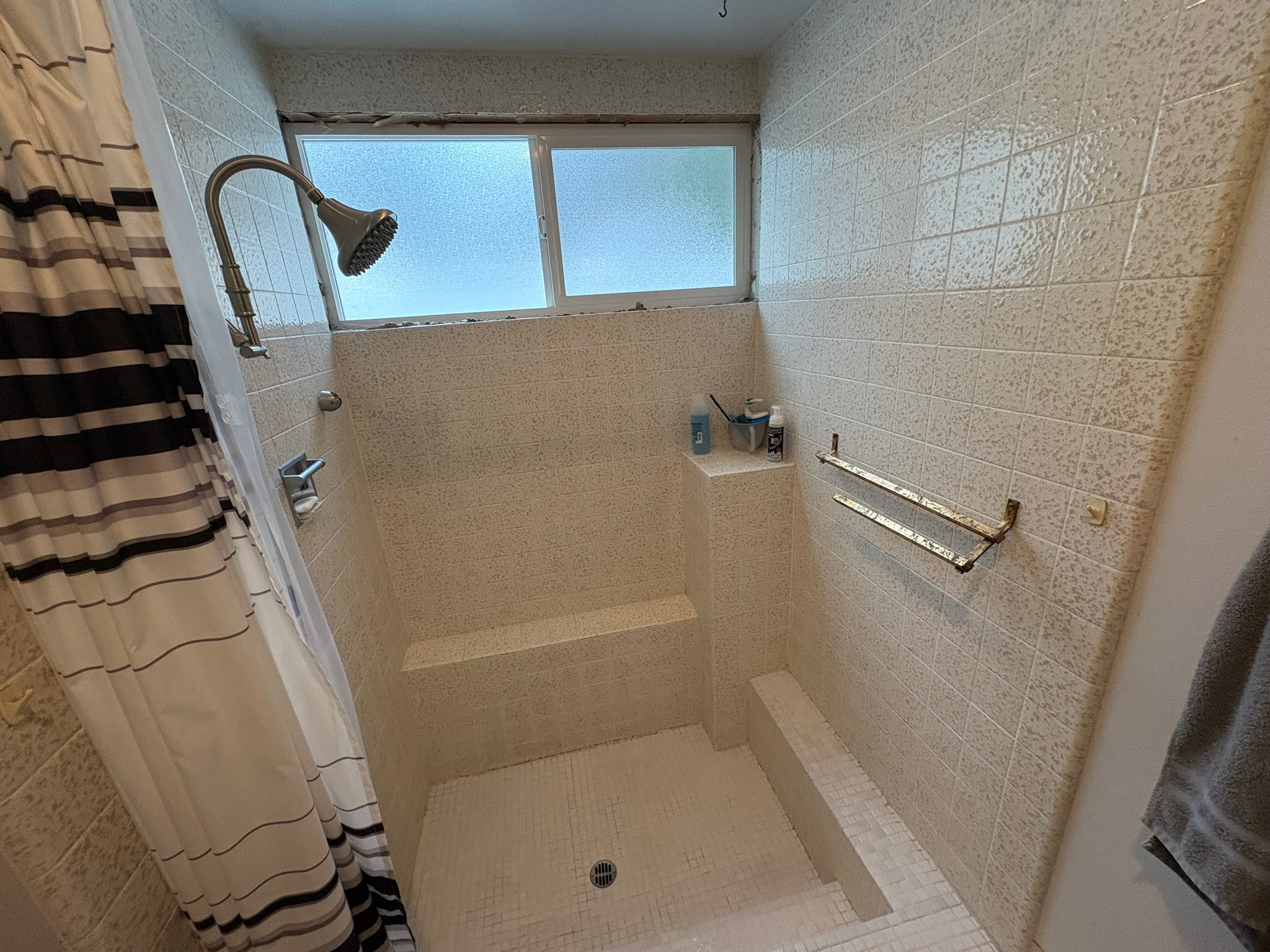 Bathroom BEFORE